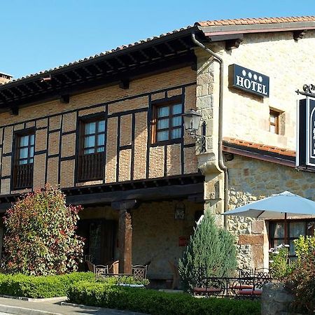 La Casona De Revolgo Hotell Santillana del Mar Exteriör bild