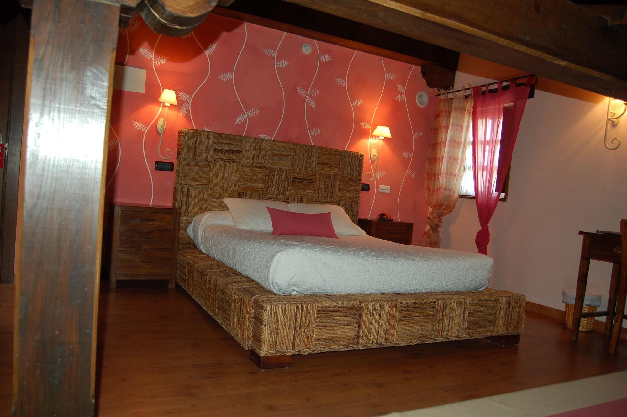 La Casona De Revolgo Hotell Santillana del Mar Exteriör bild