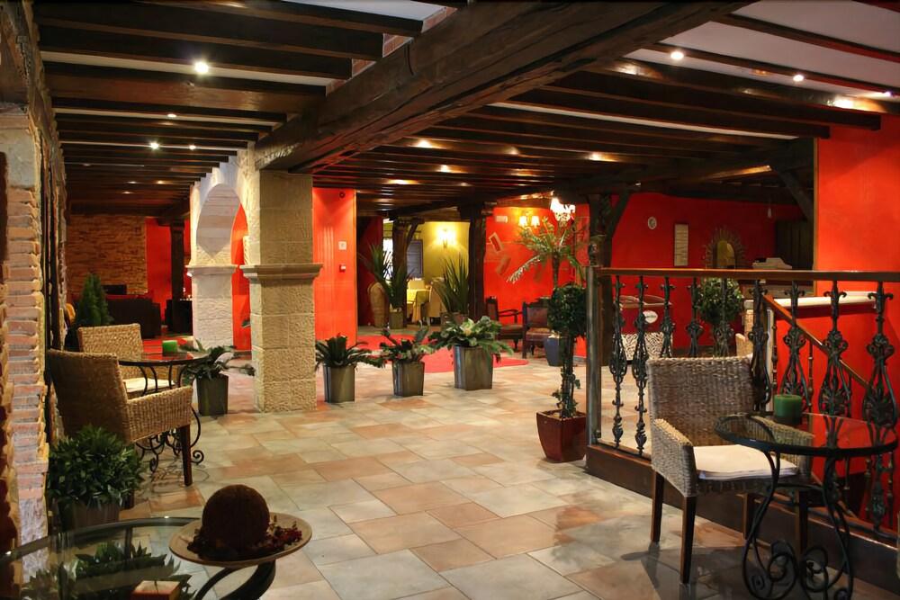 La Casona De Revolgo Hotell Santillana del Mar Exteriör bild